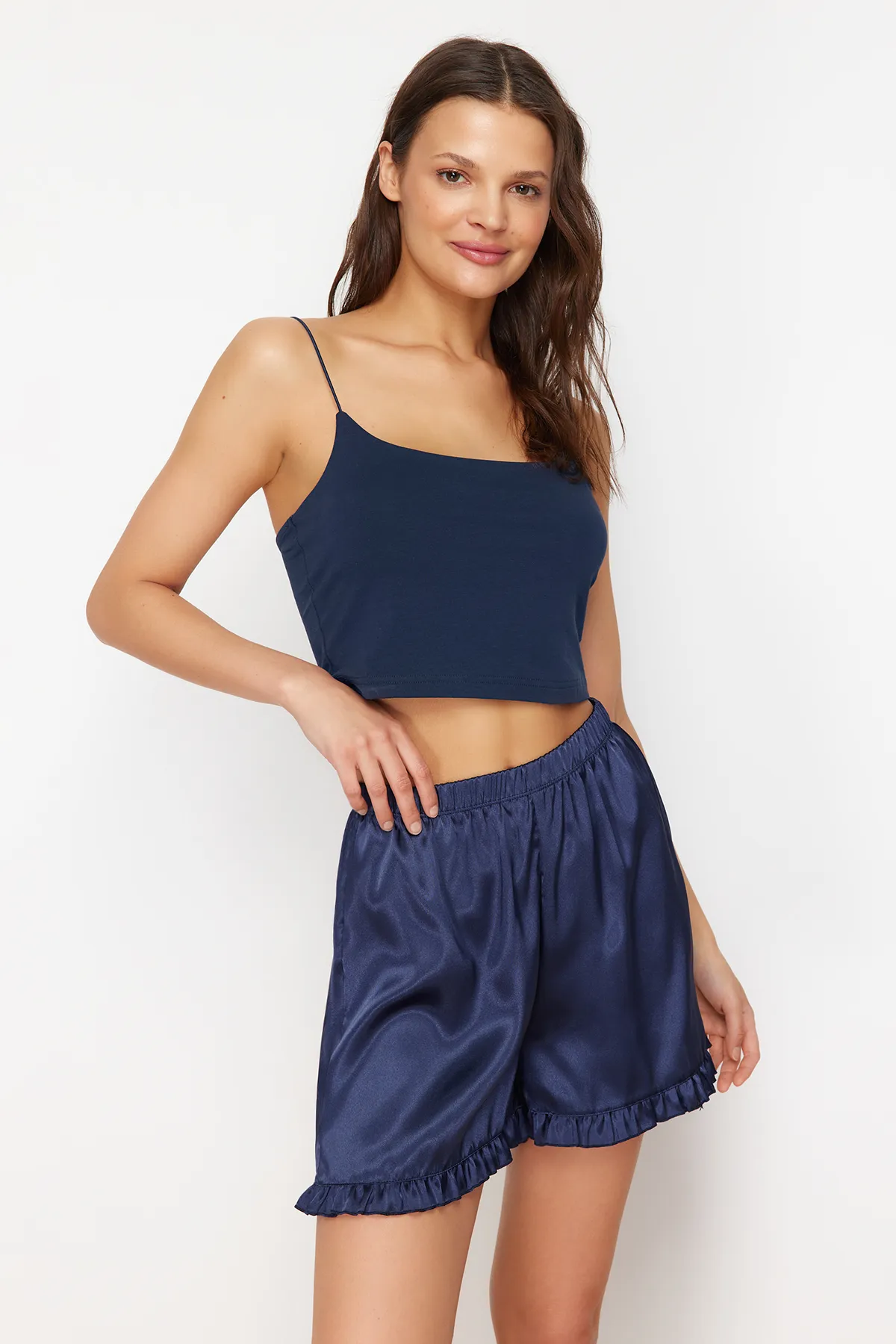Trendyol Collection  2er-Pack Pyjamahosen aus Satin mit Rüschendetail in Marineblau und Rosa - THMSS24PJ00029