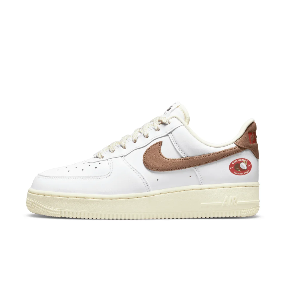 Nike Air Force 1 WMNS 07 LX DJ9943-101 / weiss
