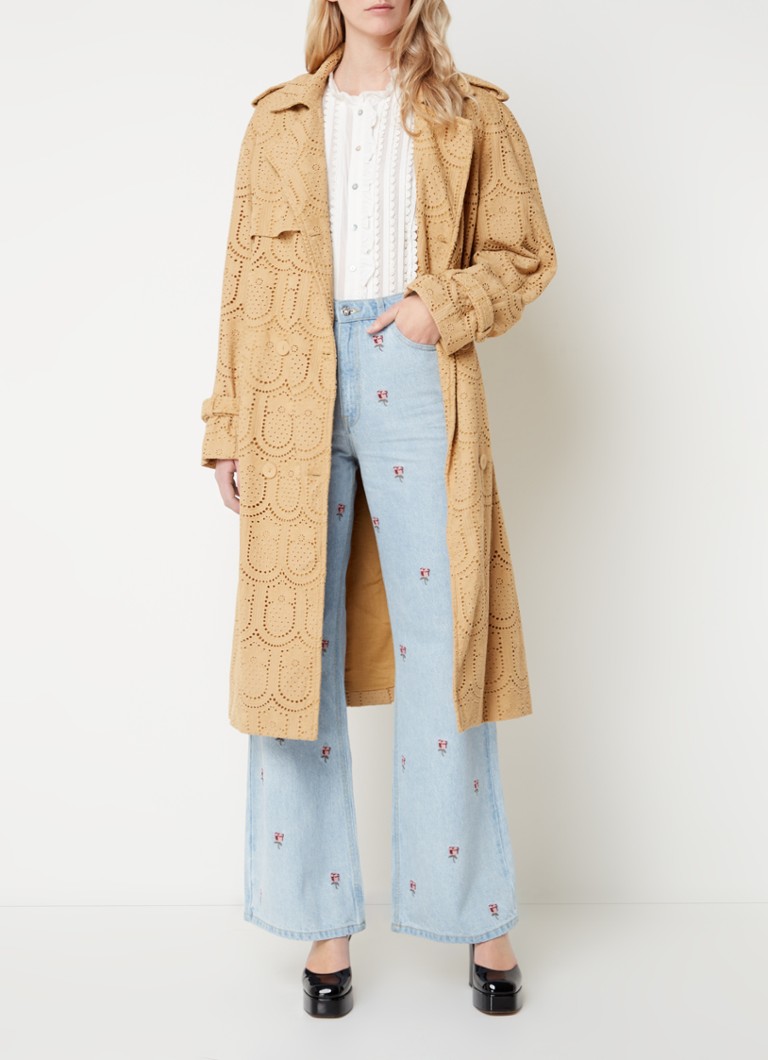 Gabardina Farm Rio con estampado de piñas y diseño calado.