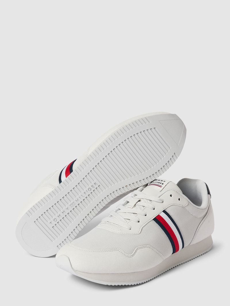 Sneaker mit Label-Detail Modell 'CORE' in weiß