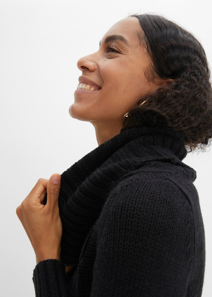 Strickkleid mit Rollkragen und aufgesetzten Taschen