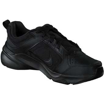 Nike Defy All Day Sneaker in schwarz