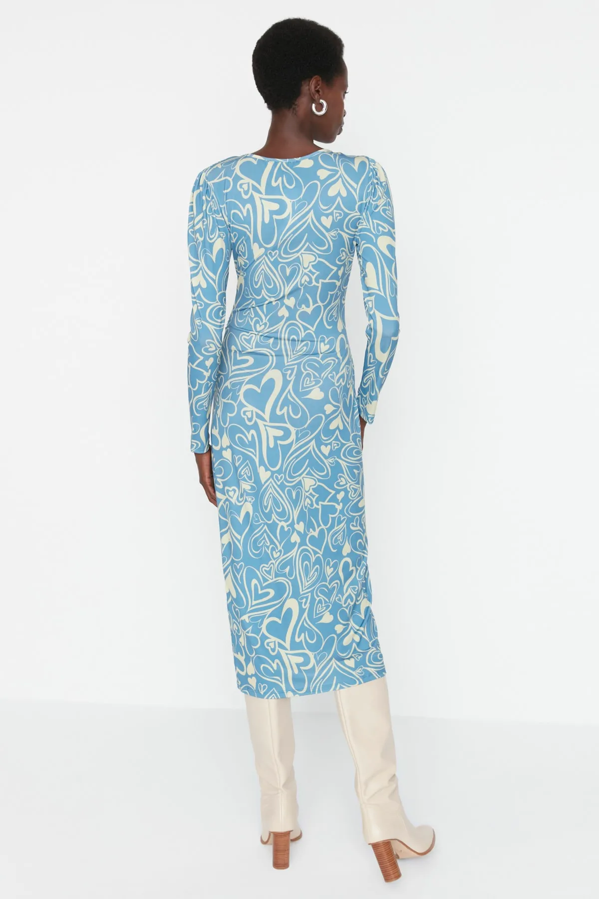 Trendyol Collection  Blau bedrucktes Strickkleid mit V-Ausschnitt TWOAW23EL00462