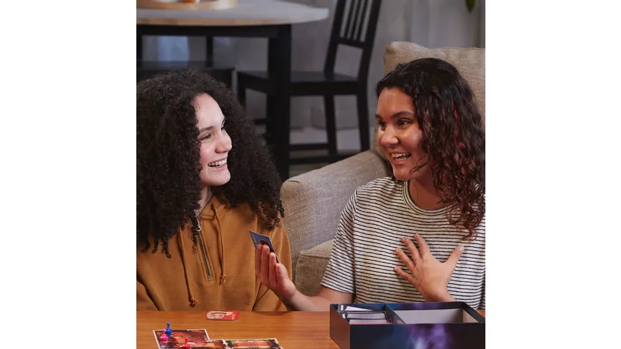 Hasbro Gaming - Cluedo Verrat in der Villa