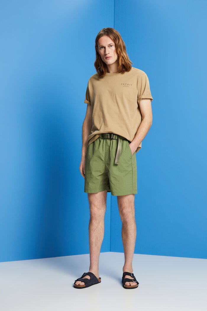 Shorts mit integriertem Gürtel