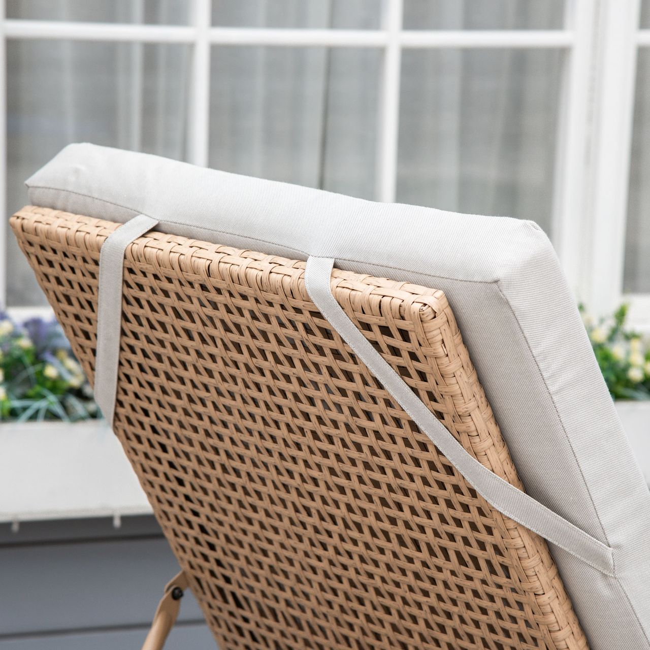 Outsunny Polyrattan Sonnenliege Gartenliege mit Kissen 3-stufig verstellbar Rattanliege Gartenmöbel Liege Stahl Natur 65 x 200 x 31 cm