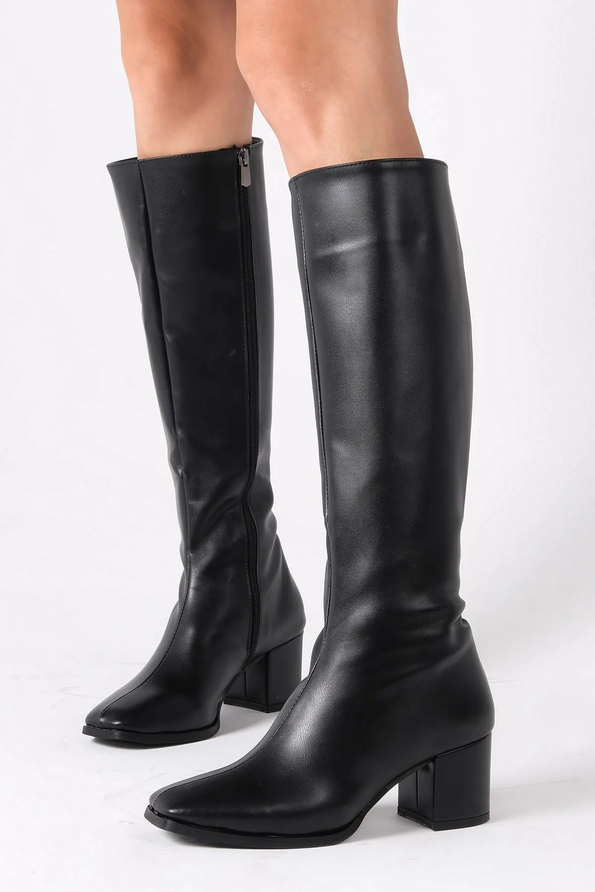 Mio Gusto  Courtney Schwarzer Damen-Stiefel mit seitlichem Reißverschluss, dünne, mit Kunstfell gefütterte, stumpfe Zehenpartie