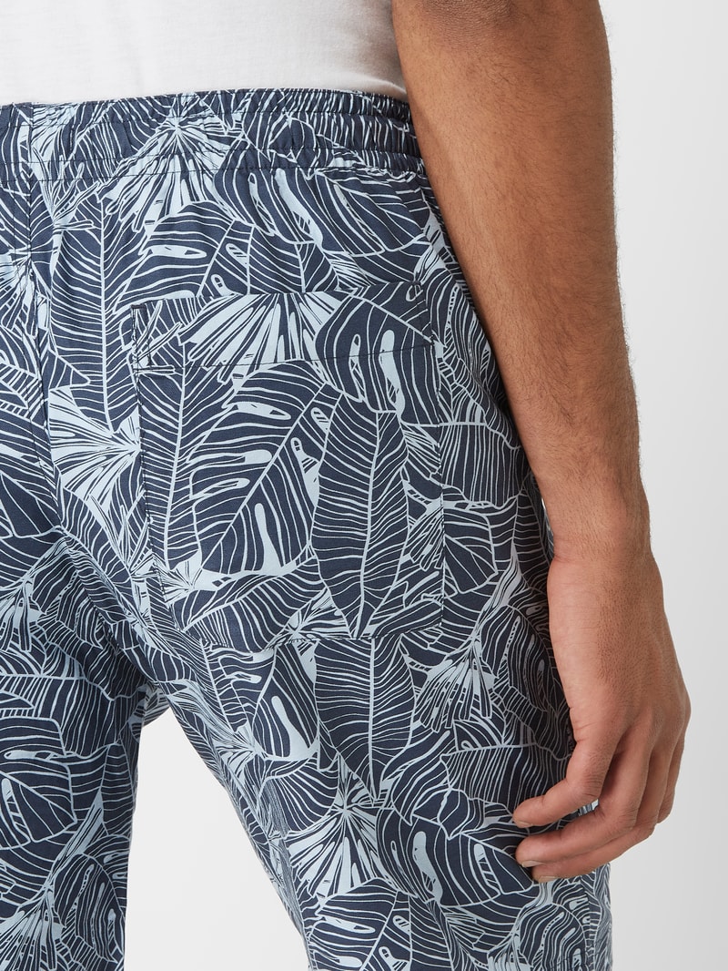 Shorts mit floralem Allover-Muster in marineblau