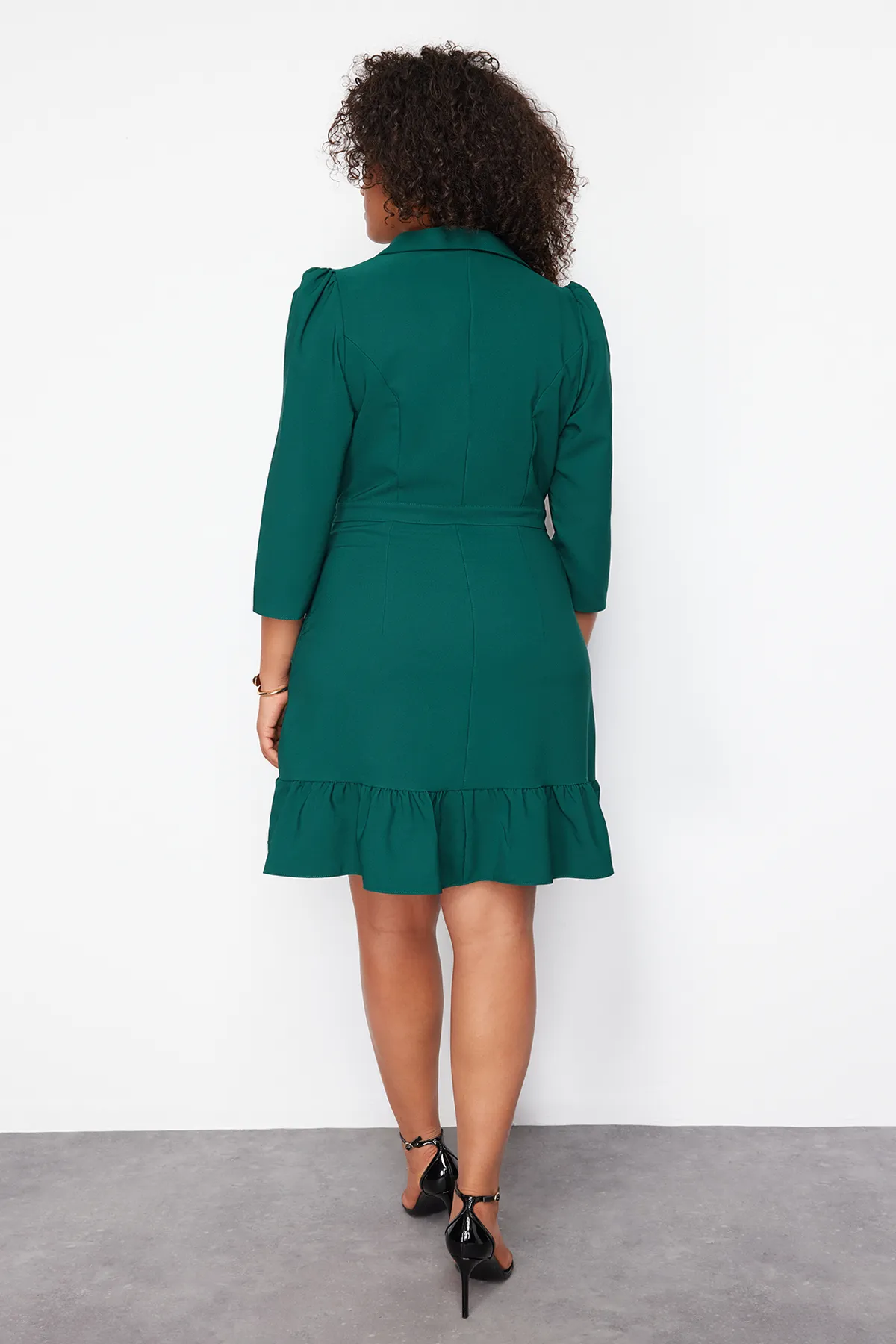Trendyol Curve  Smaragdgrünes Mini-Jackenkleid mit Dreiviertelärmeln - TBBAW23AH00042