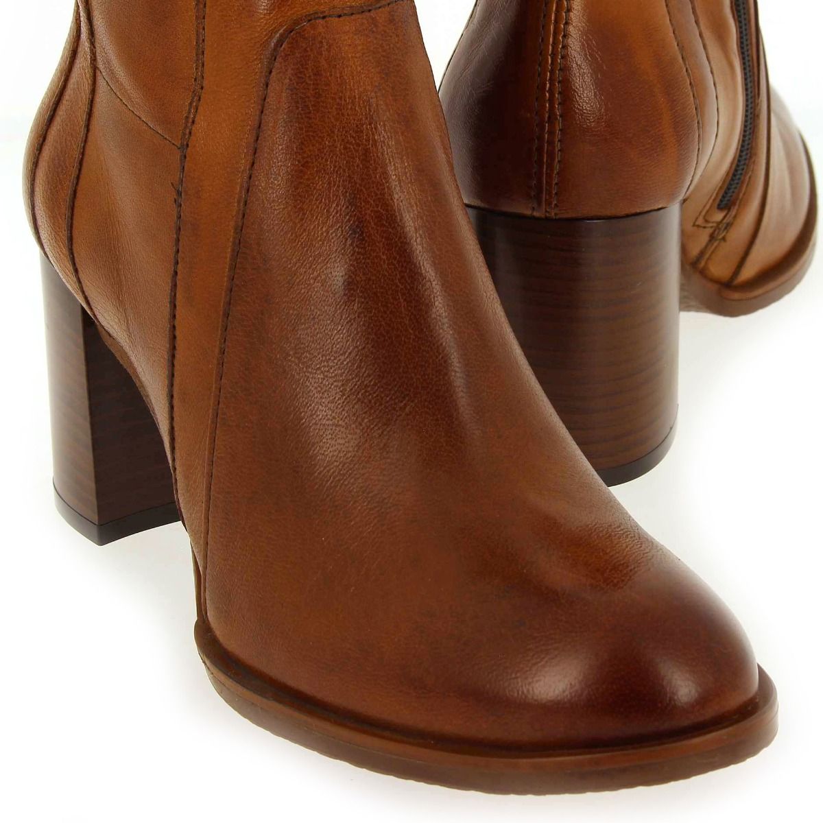 MJUS  P26206 - Cognac