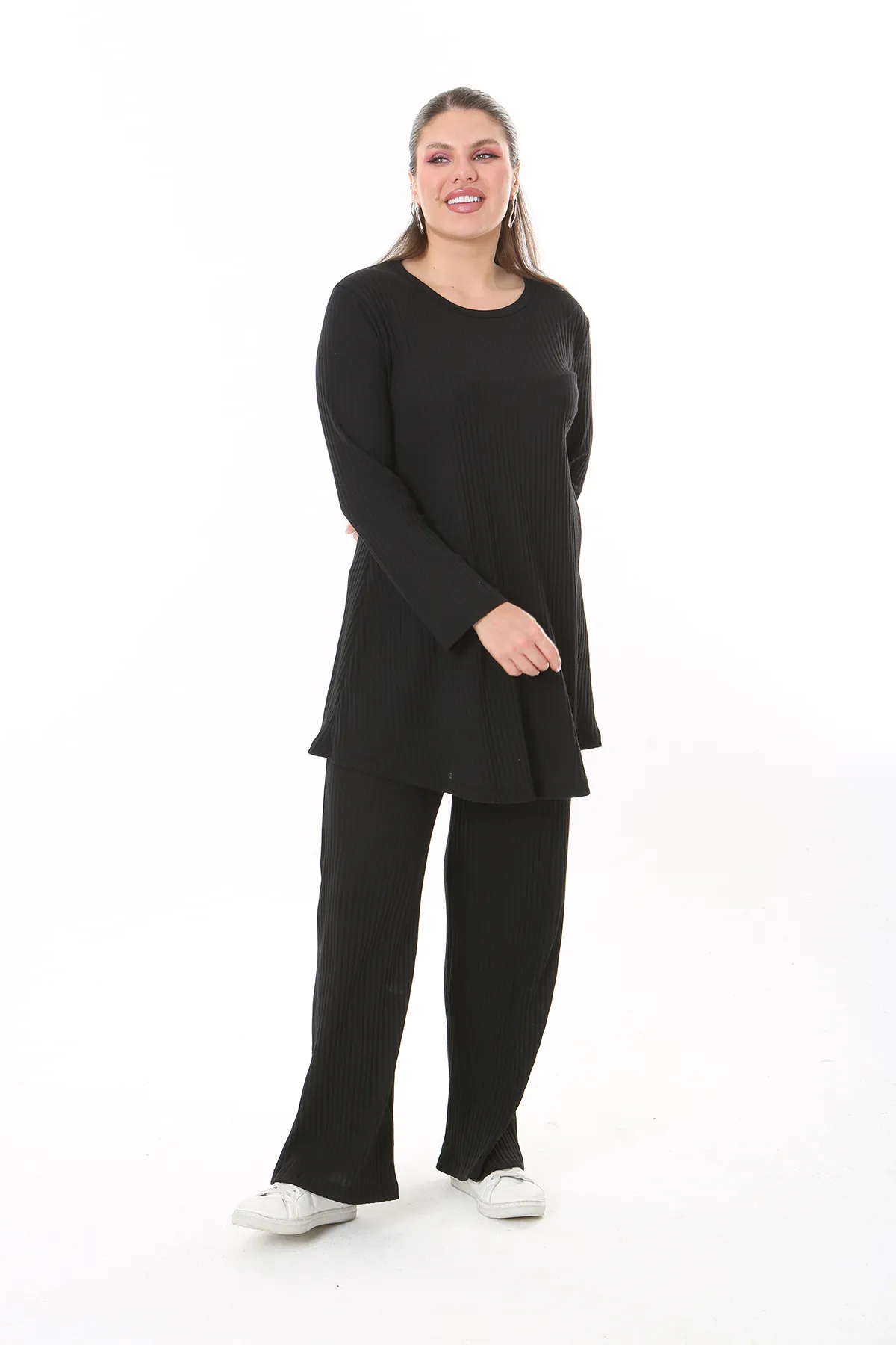 Şans  Damen-Set mit schwarzer Bluse und Hose in Übergröße 65N37701