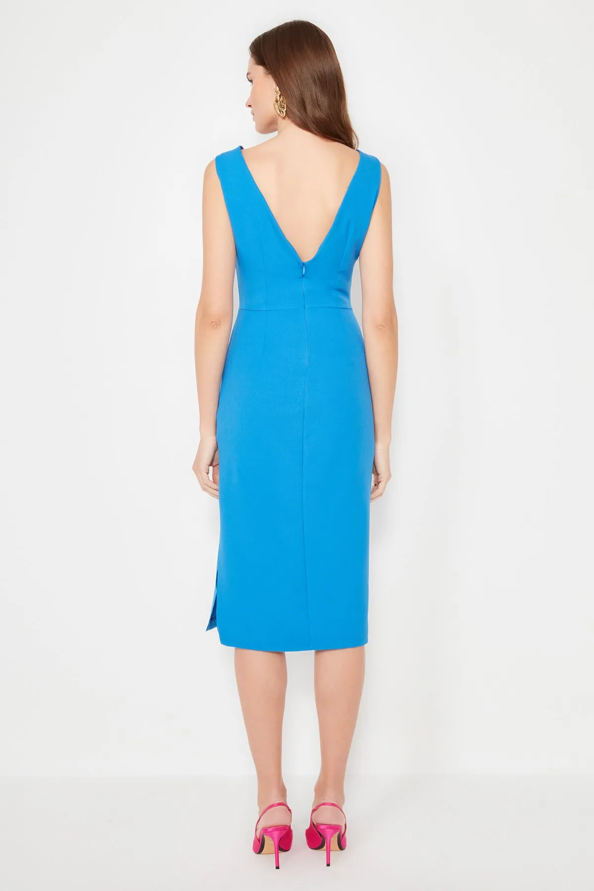 Trendyol Collection  Saks Tailliertes gewebtes Abendkleid TPRSS21EL0023