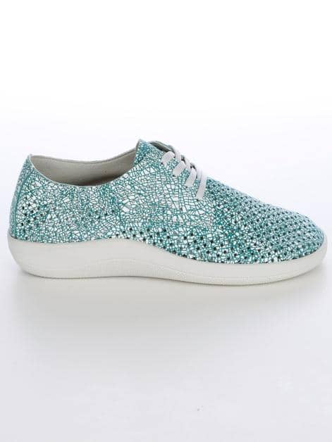 Schnürschuh mit Perforation