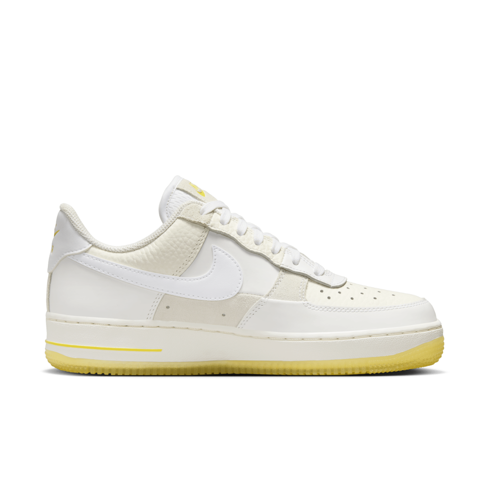 Nike WMNS Air Force 1 07 Low FQ0709-100 / weiss