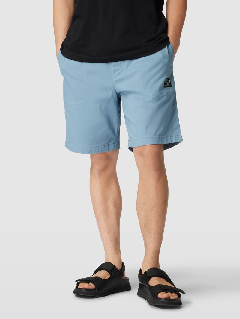 Bermudas mit Label-Patch in hellblau