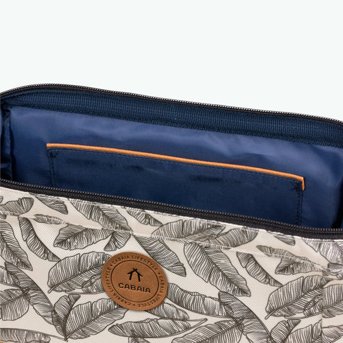 Andrassy UT cream toiletry bag