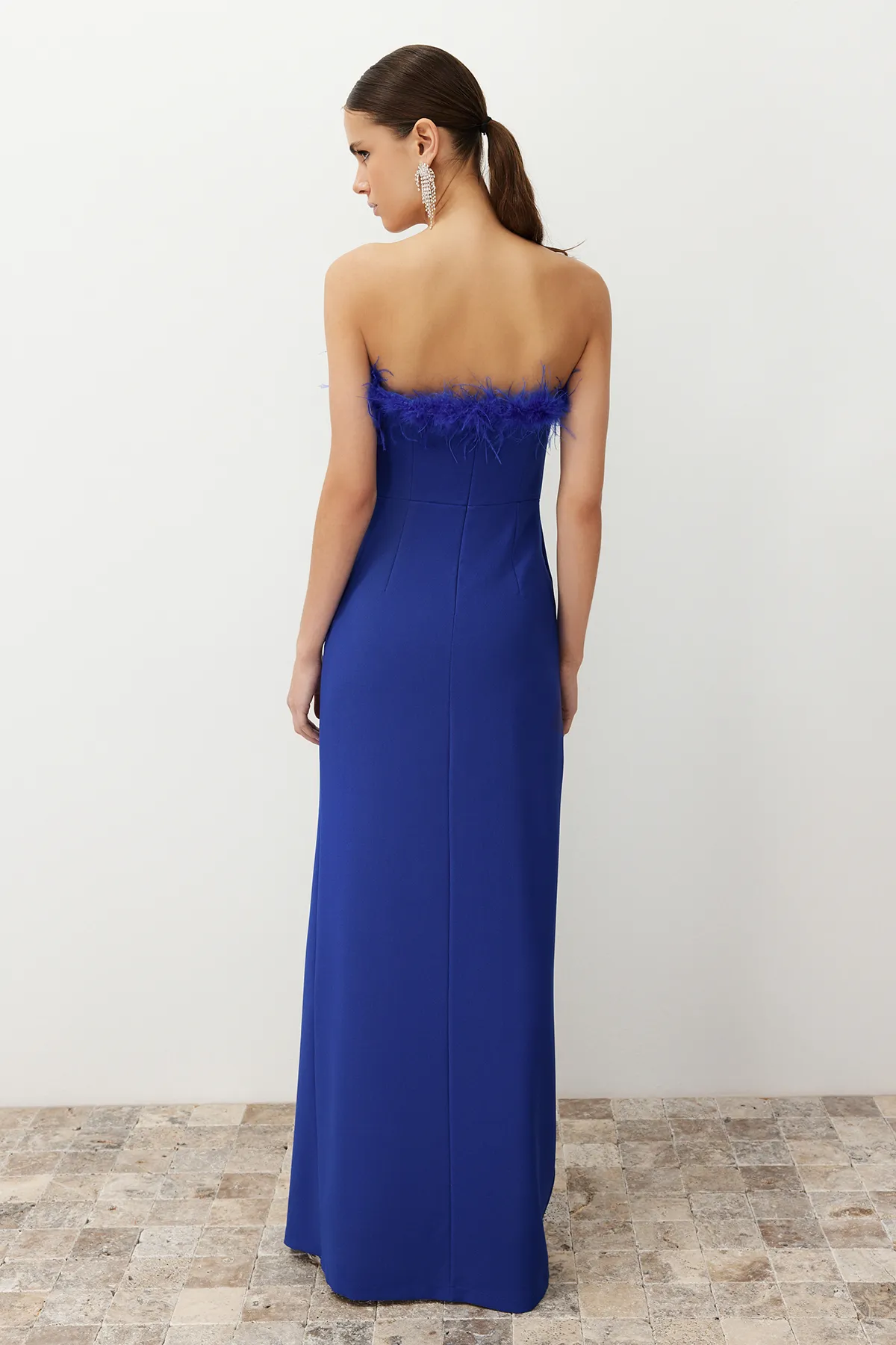 Trendyol Collection  Saks Body-Sitting Woven Openwork Abendkleid TPRSS22AE0095