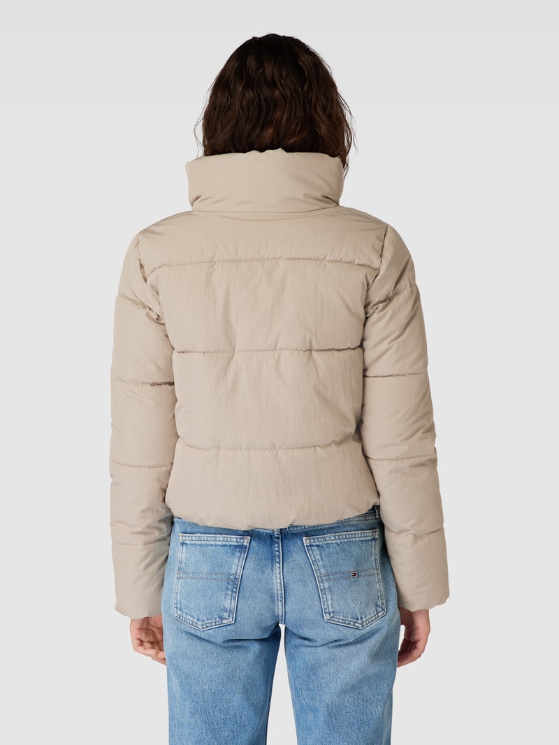 Steppjacke mit Stehkragen Modell 'ONLDOLLY' in sand