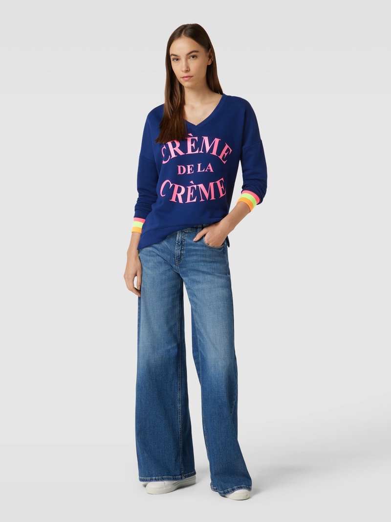 Sweatshirt mit V-Ausschnitt Modell 'Creme de la Creme' in marineblau