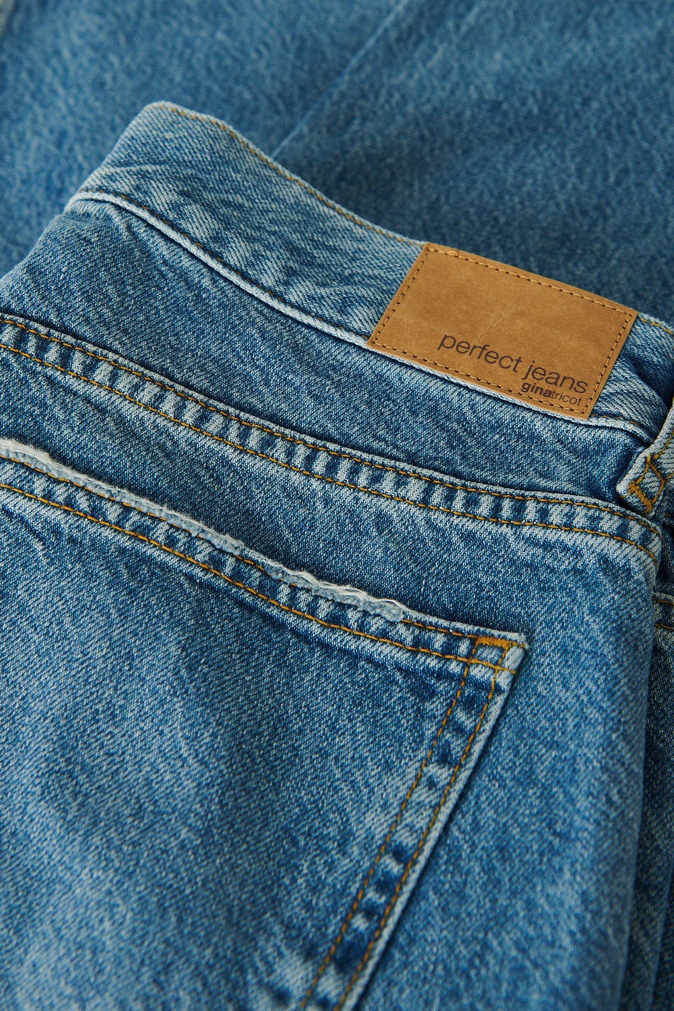 Low straight petite jeans