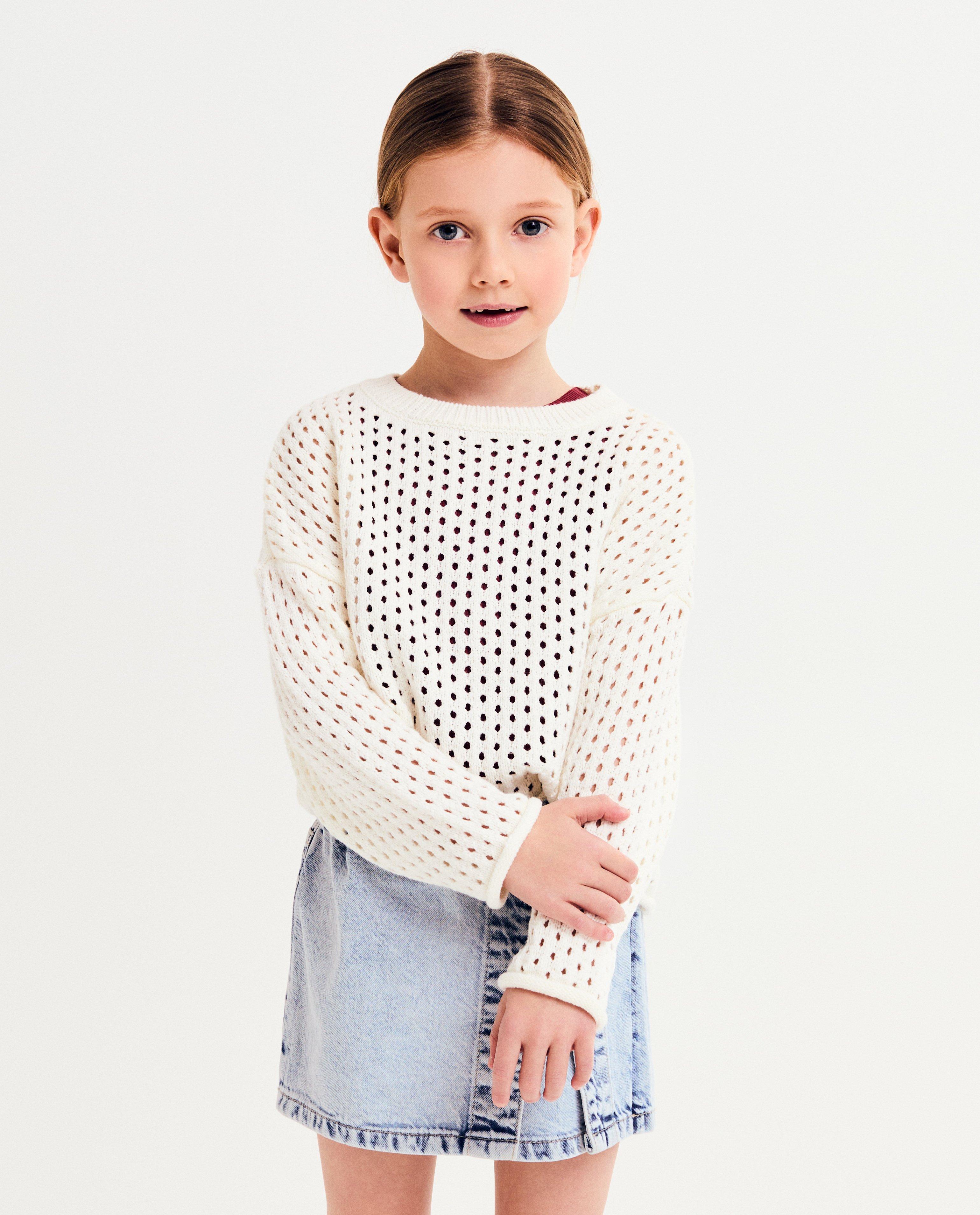 Pulover croșetat alb Hampton Bays cu broderie