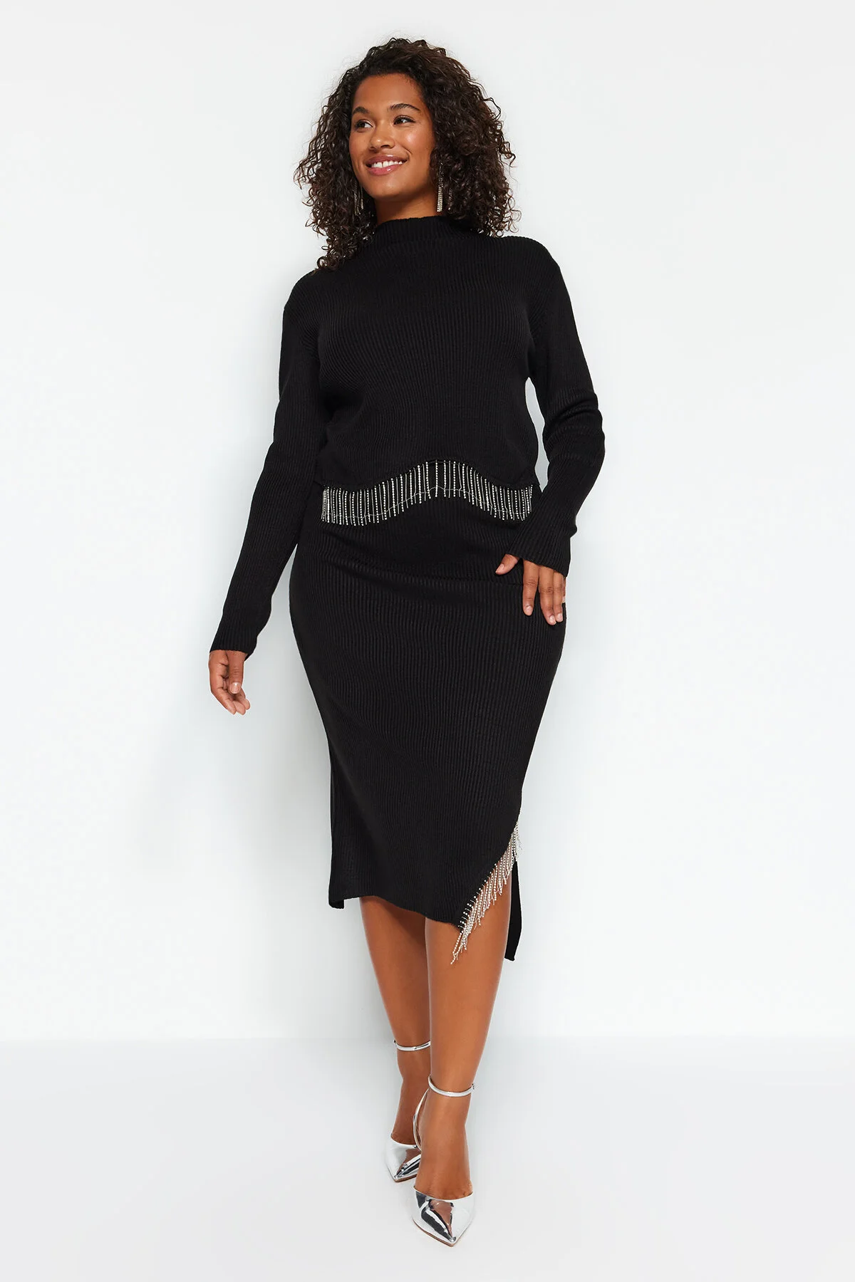 Trendyol Curve  Schwarzes Strickoberteil und -unterteil-Set mit Steindetail TBBAW24CP00000