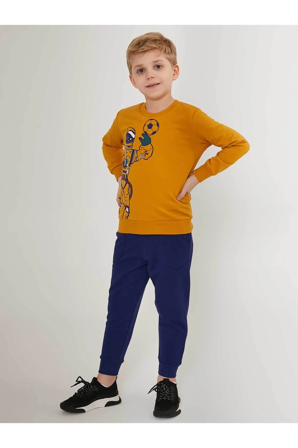 ROLY POLY  Trainingsanzug-Set für Jungen im Alter von 2–7 Jahren – Dunkles Senfgelb