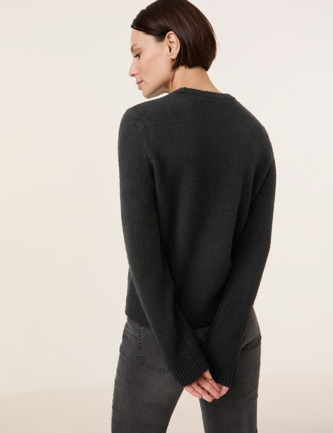 Pullover mit Deko-Steinchen