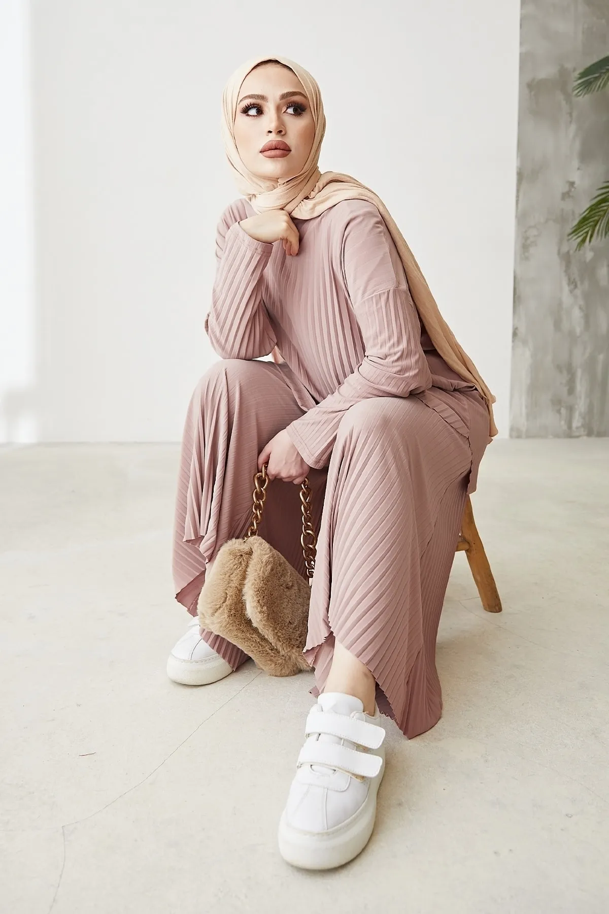 InStyle  Mila Faltenhosen-Tunika-Doppelset – Dunkelbeige
