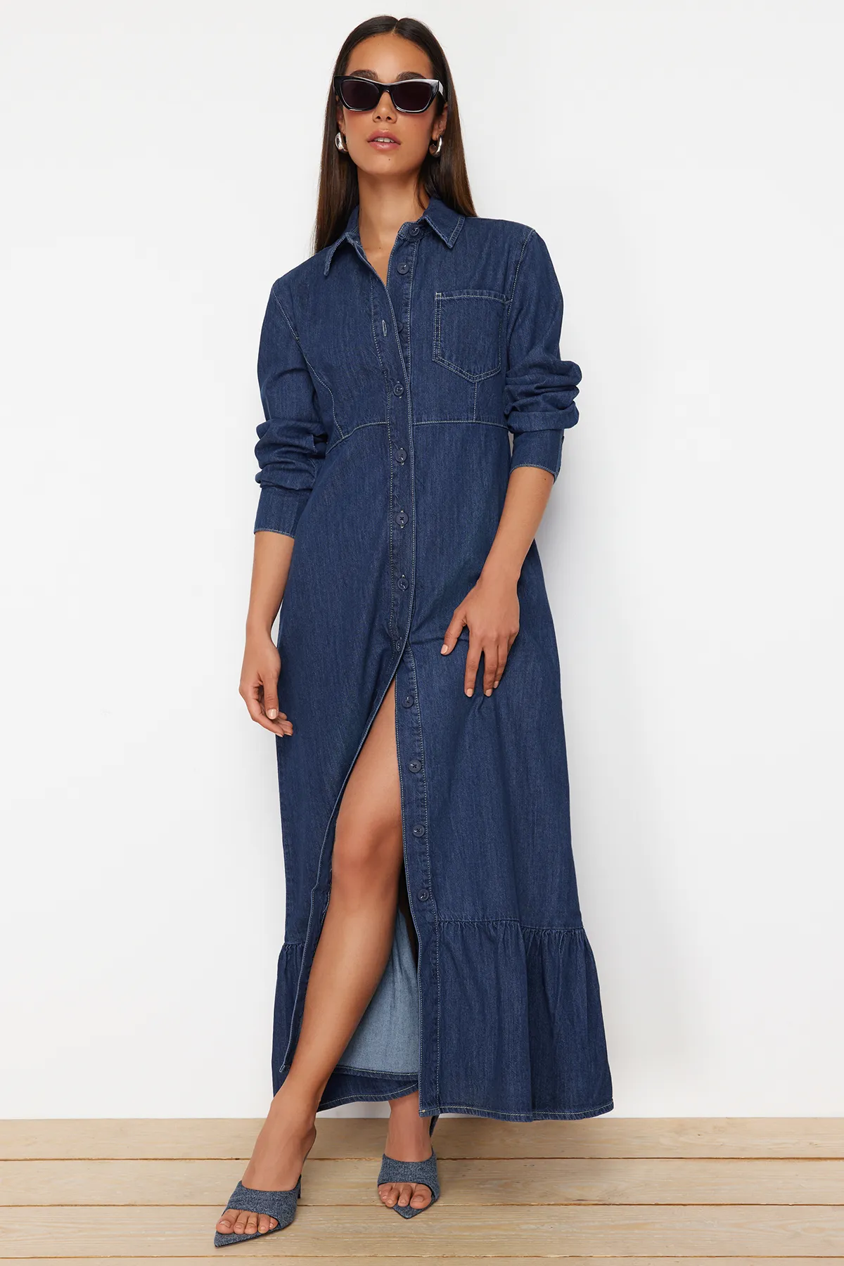 Trendyol Collection  Dunkelblaues Maxi-Jeanskleid TWOSS24EL00768