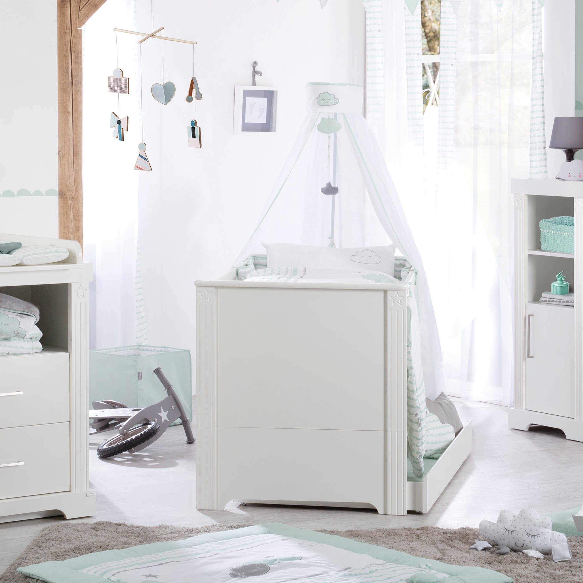 roba® Babyzimmer-Komplettset Maxi, Kombi-Bett & breite Wickelkommode