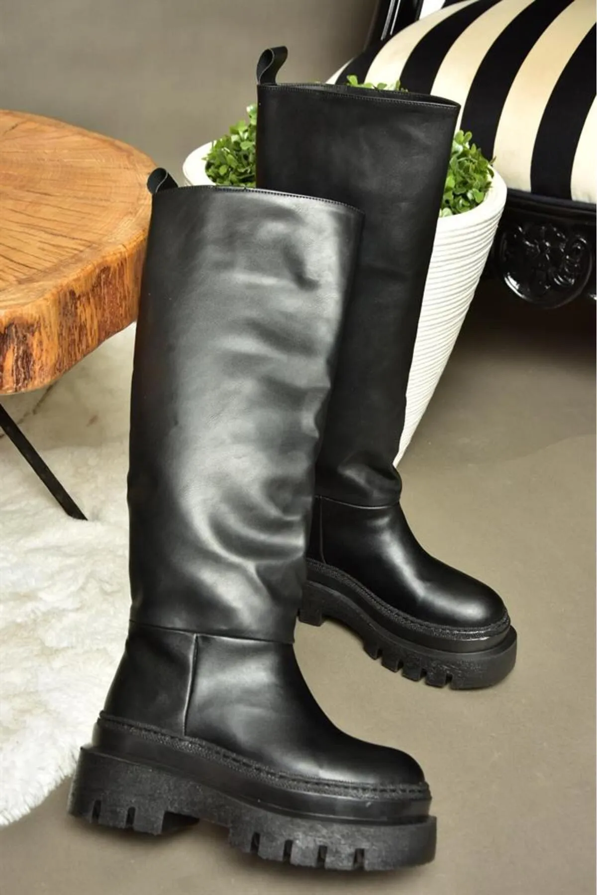 Fox Shoes  R726947009 Schwarze Damenstiefel mit dicken Sohlen