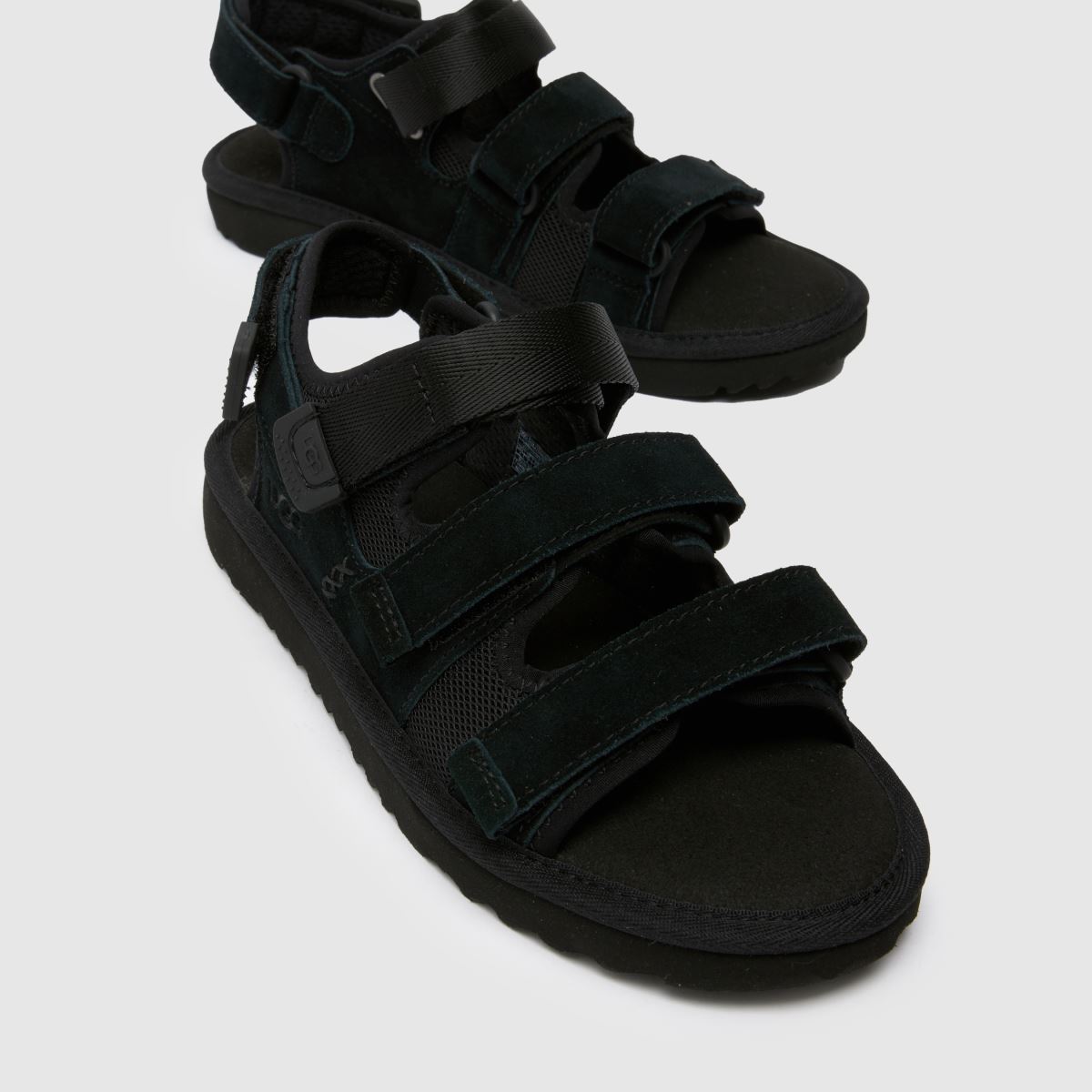 UGG svarta Goldencoast sandaler med flera remmar för ungdomar