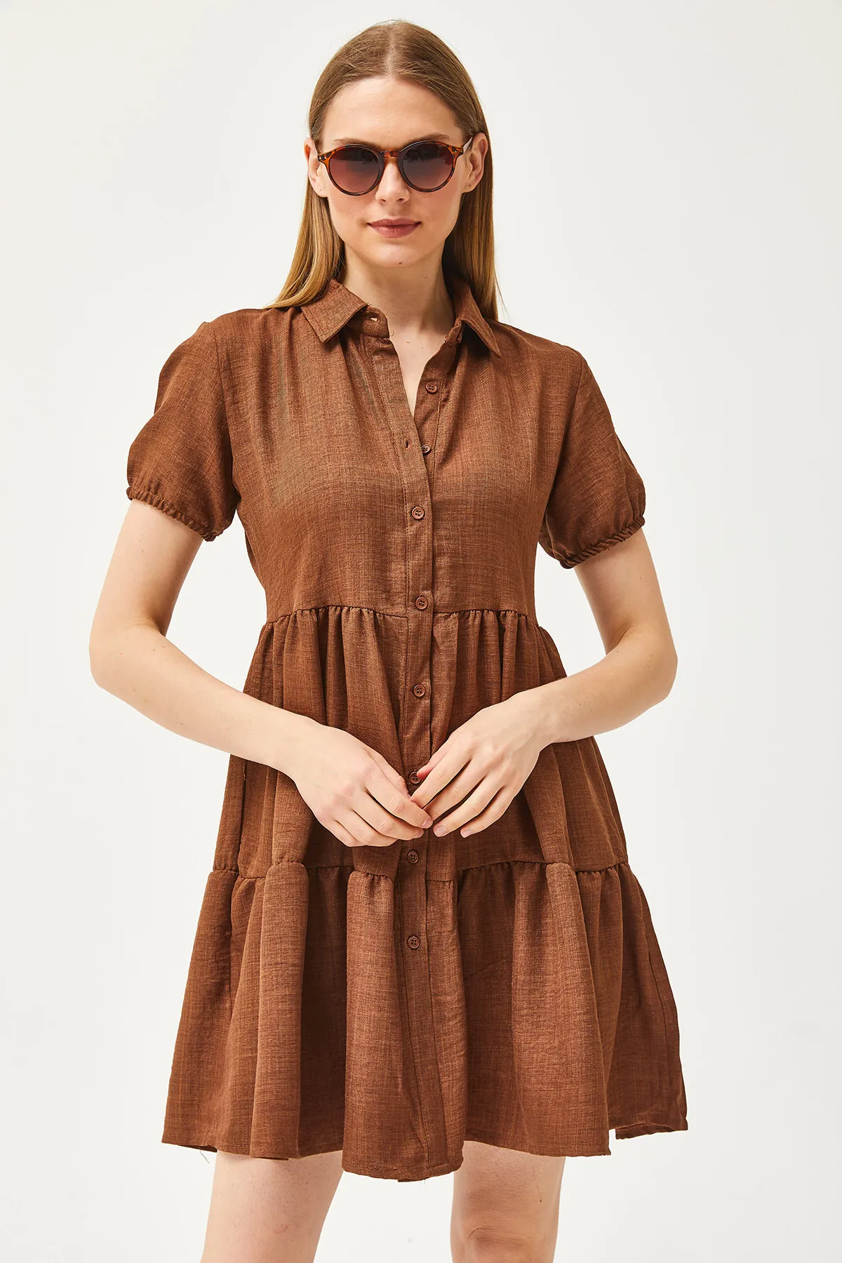 Olalook  Hellbraunes Leinen-Hemdkleid für Damen ELB-19002075