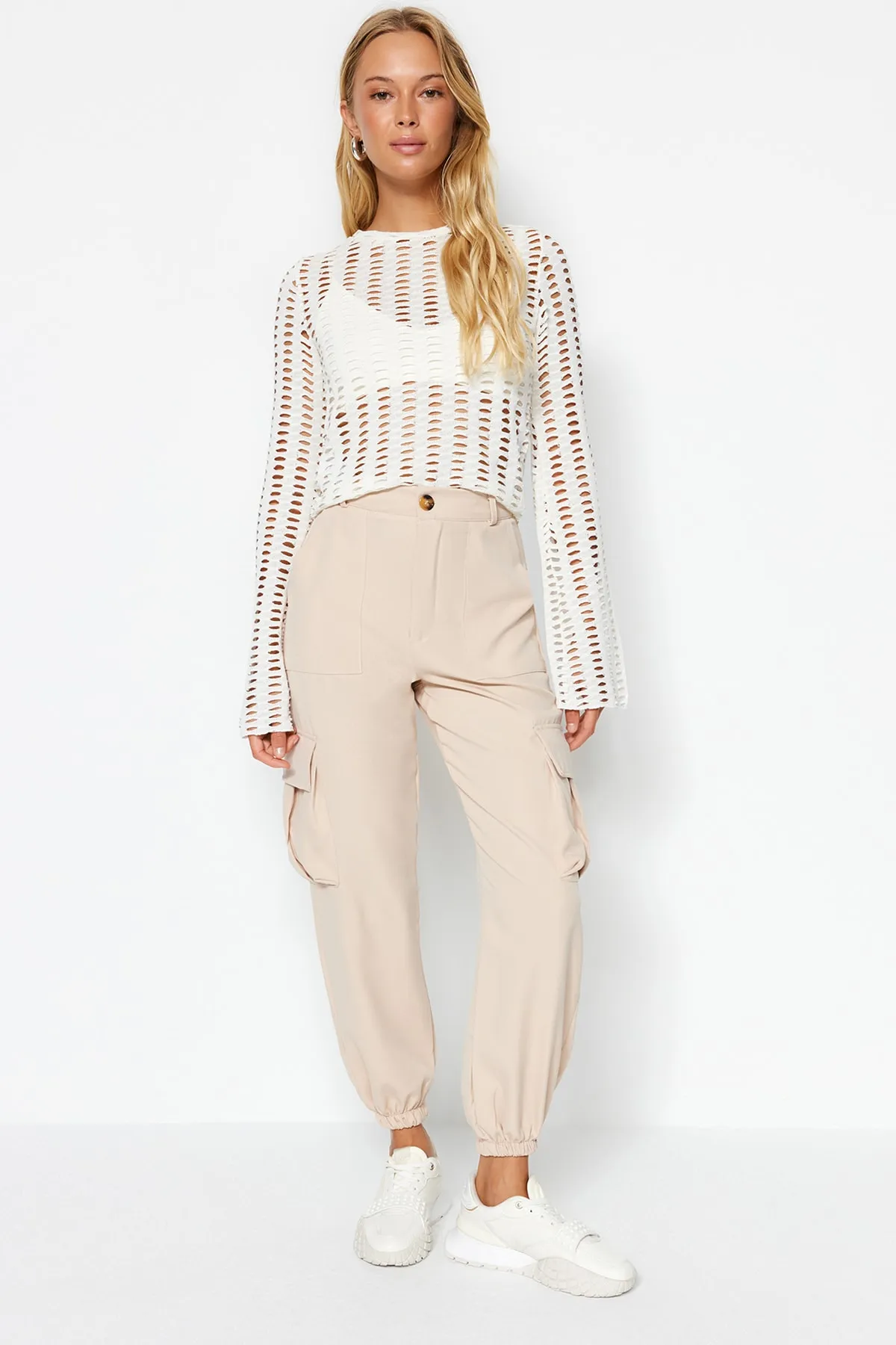 Trendyol Collection  Beigefarbene Cargo-Taschen-Webhose TWOAW24PL00234