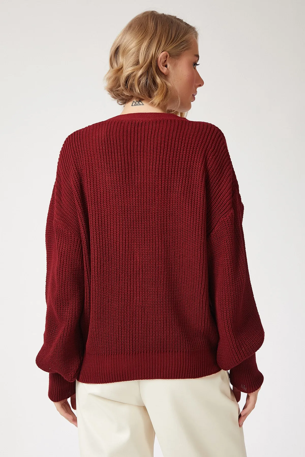 Happiness İstanbul  Burgunderrote Strickjacke mit V-Ausschnitt und Knöpfen für Damen ZA00025