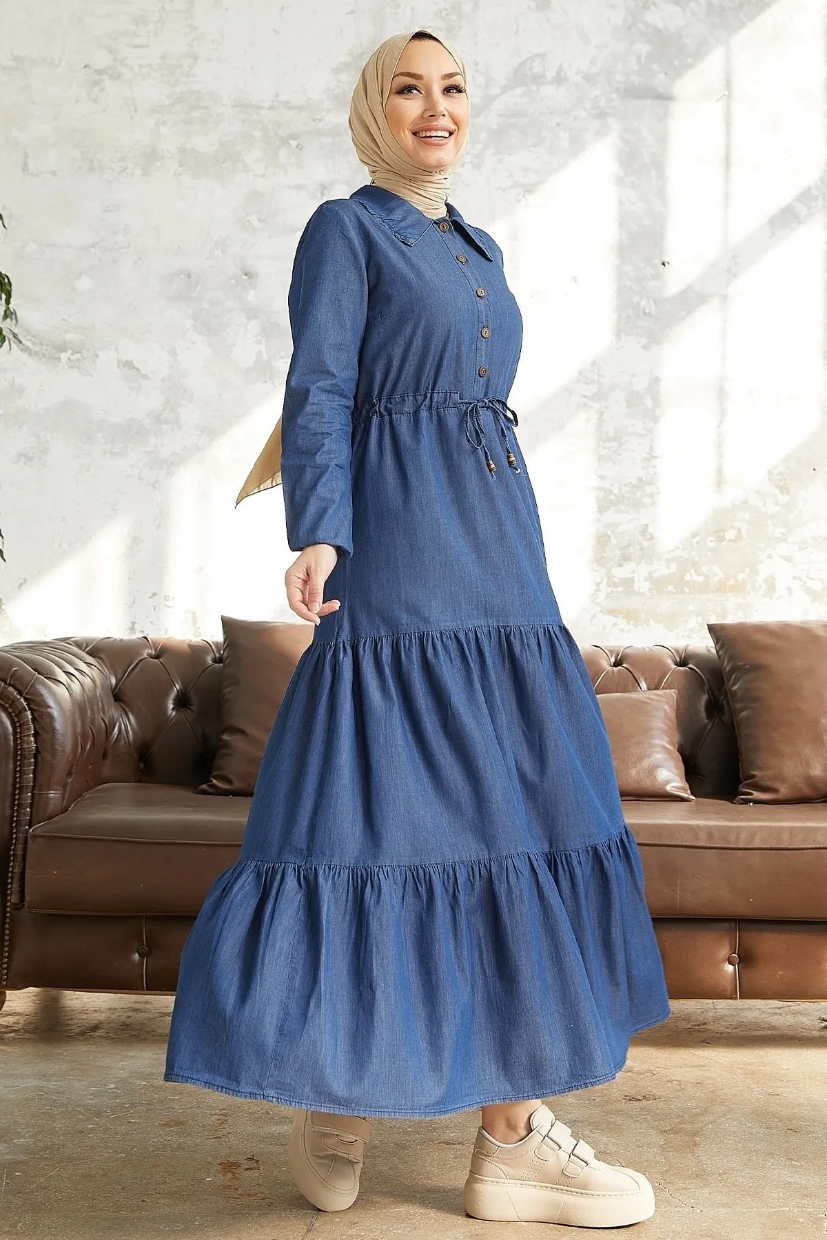 InStyle  Betty Jeanskleid mit Babykragen – Blau