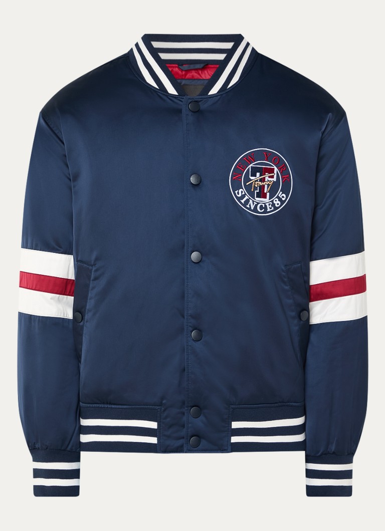 Μπουφάν μπέιζμπολ Tommy Hilfiger από καπιτονέ σατέν με κέντημα λογότυπου