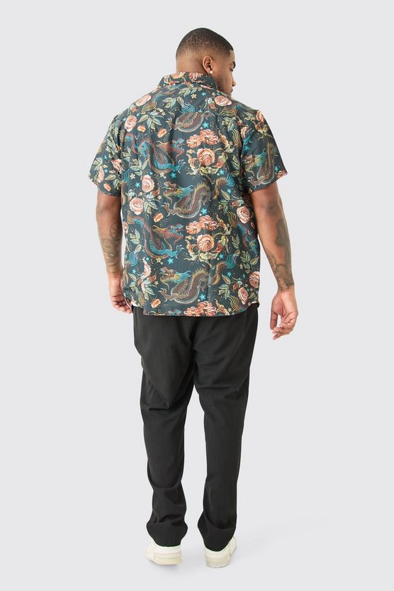 Plus kurzärmliges Hemd mit Drachen-Print