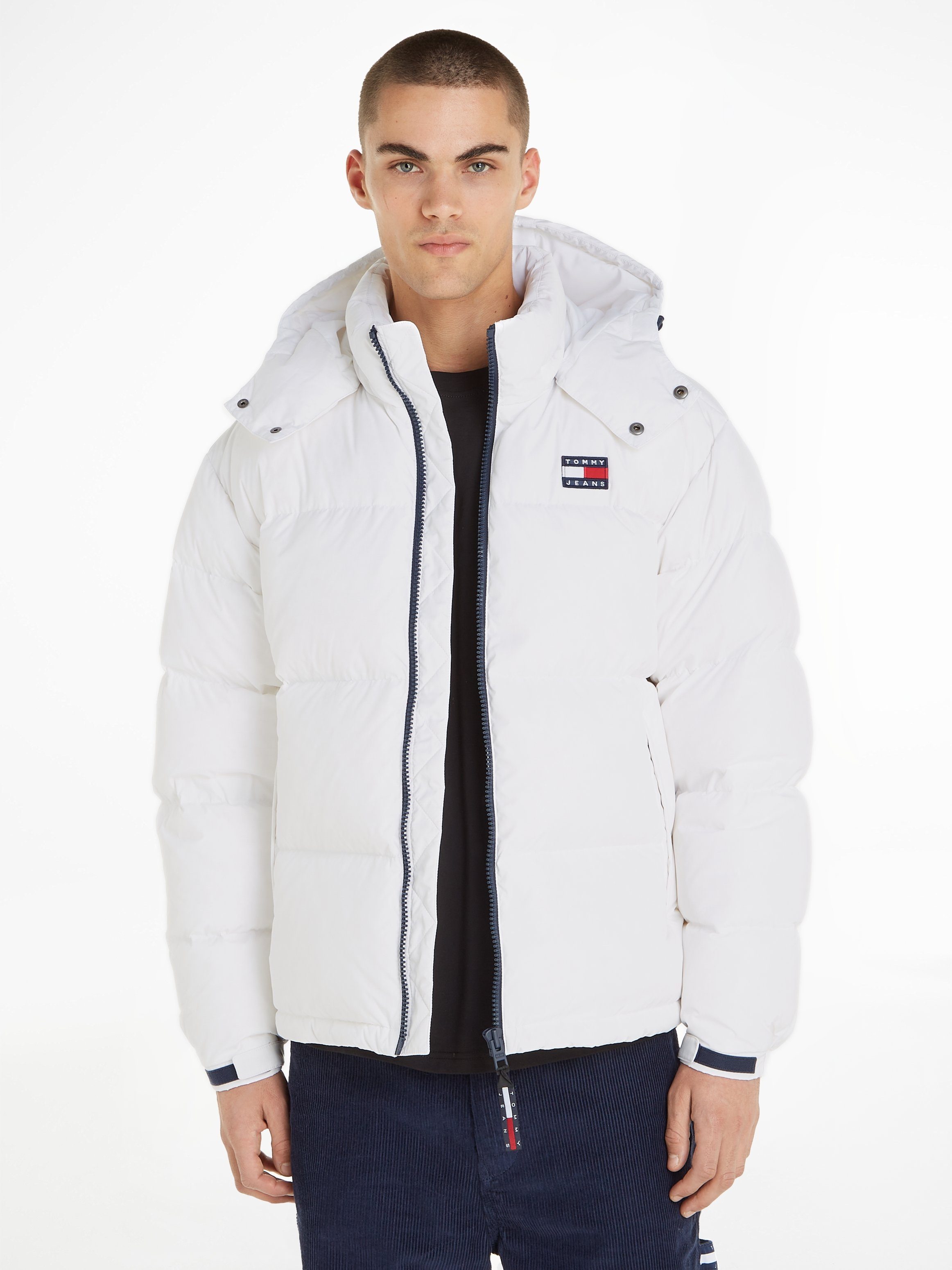 Tommy Jeans Steppjacke TJM ALASKA PUFFER mit Markenlabel