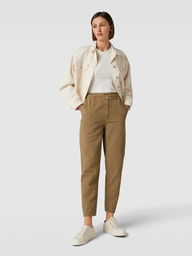 Jeans mit Eingrifftaschen in khaki