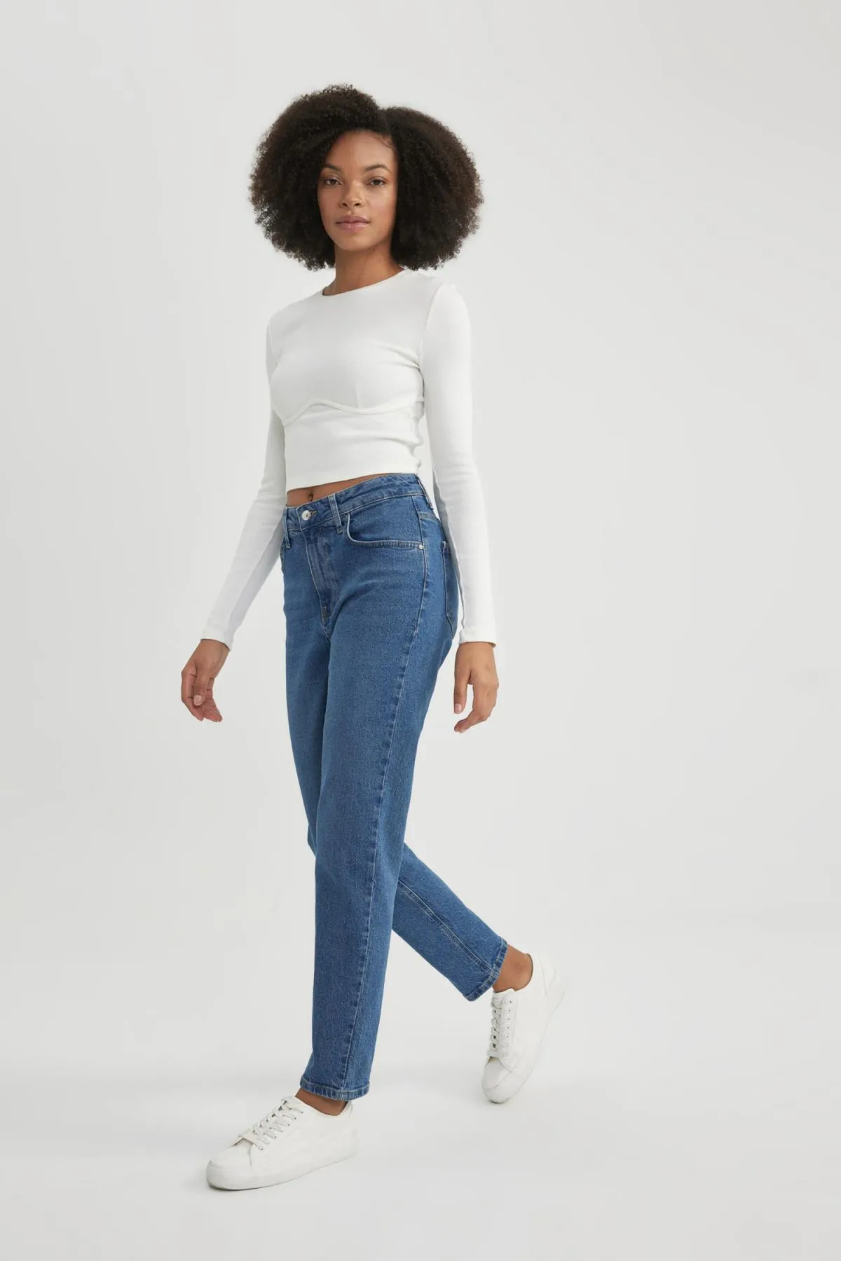 DeFacto  Lina Comfort Mom Fit - Jeans mit hoher Taille und Knöchellänge B5472ax23cw