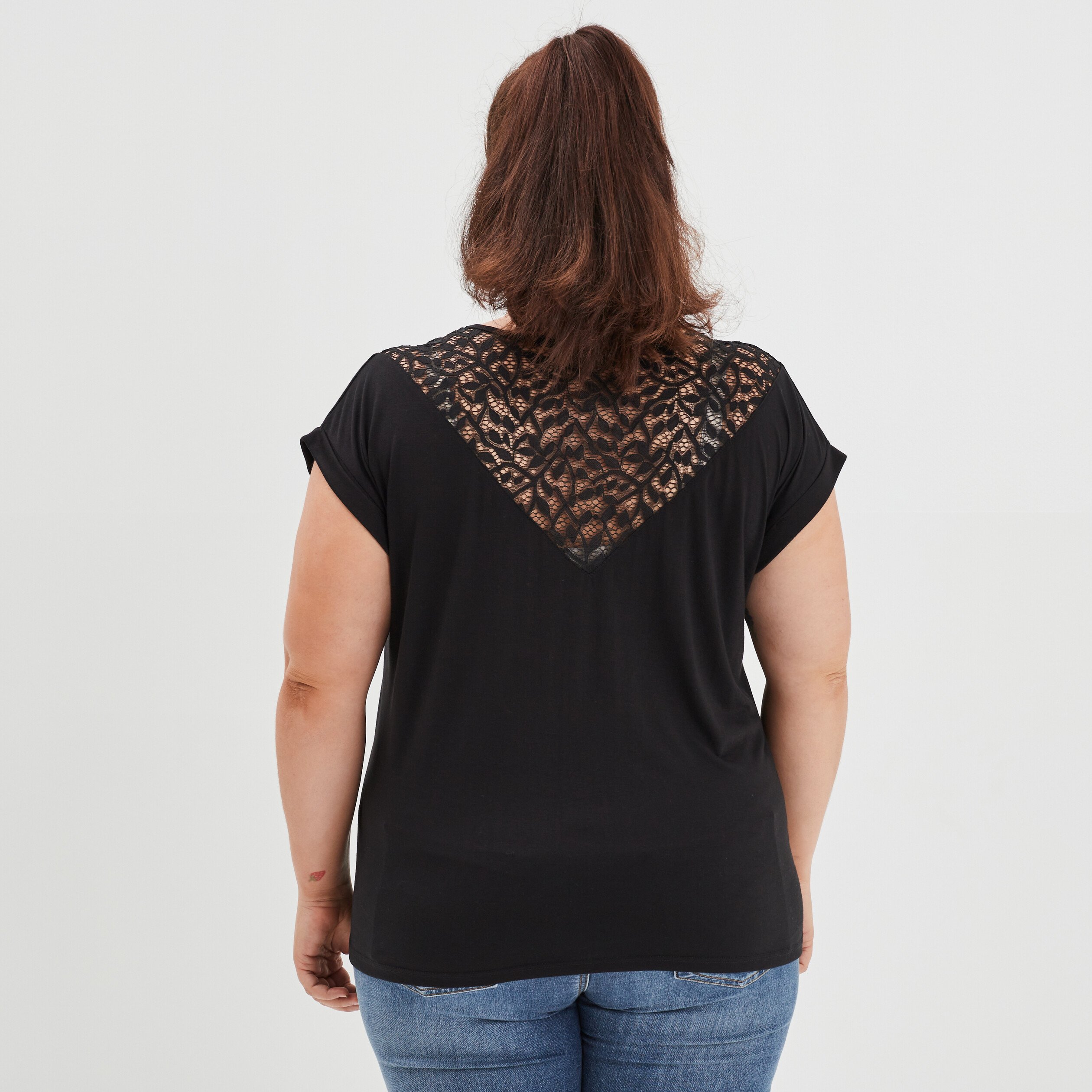T-shirt col à dentelle Modavista noir femme grande taille | La Halle
