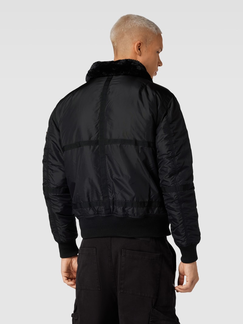 Bomberjacke mit Label-Patch in schwarz