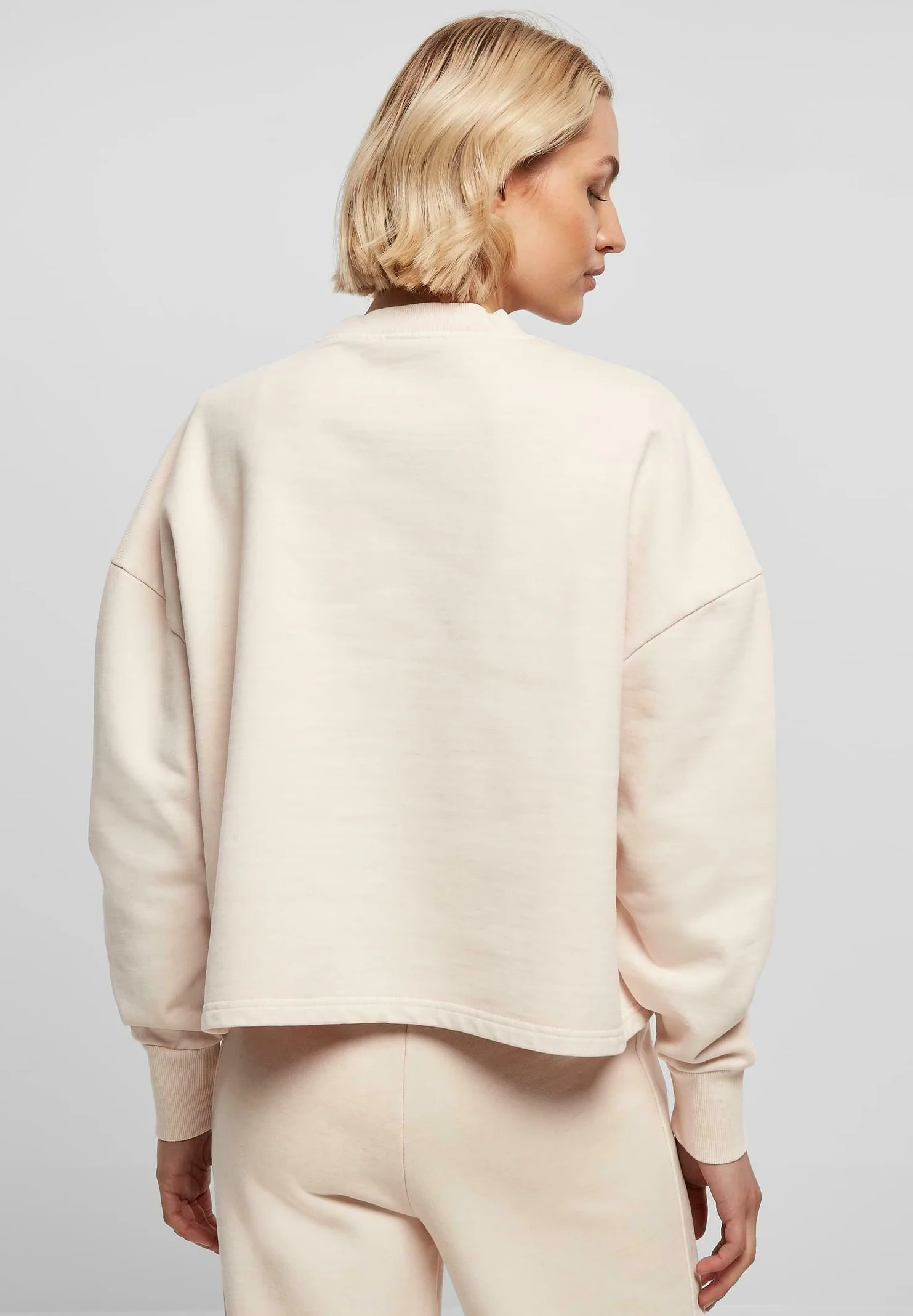 Sudadera Urban Classics de cuello redondo de felpa gruesa teñida en prenda
