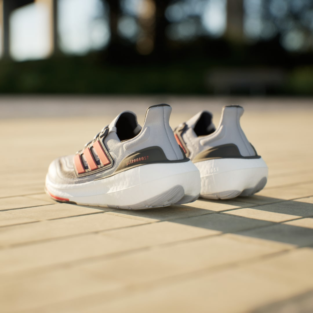 adidas Ultraboost Light IE3332 / grau
