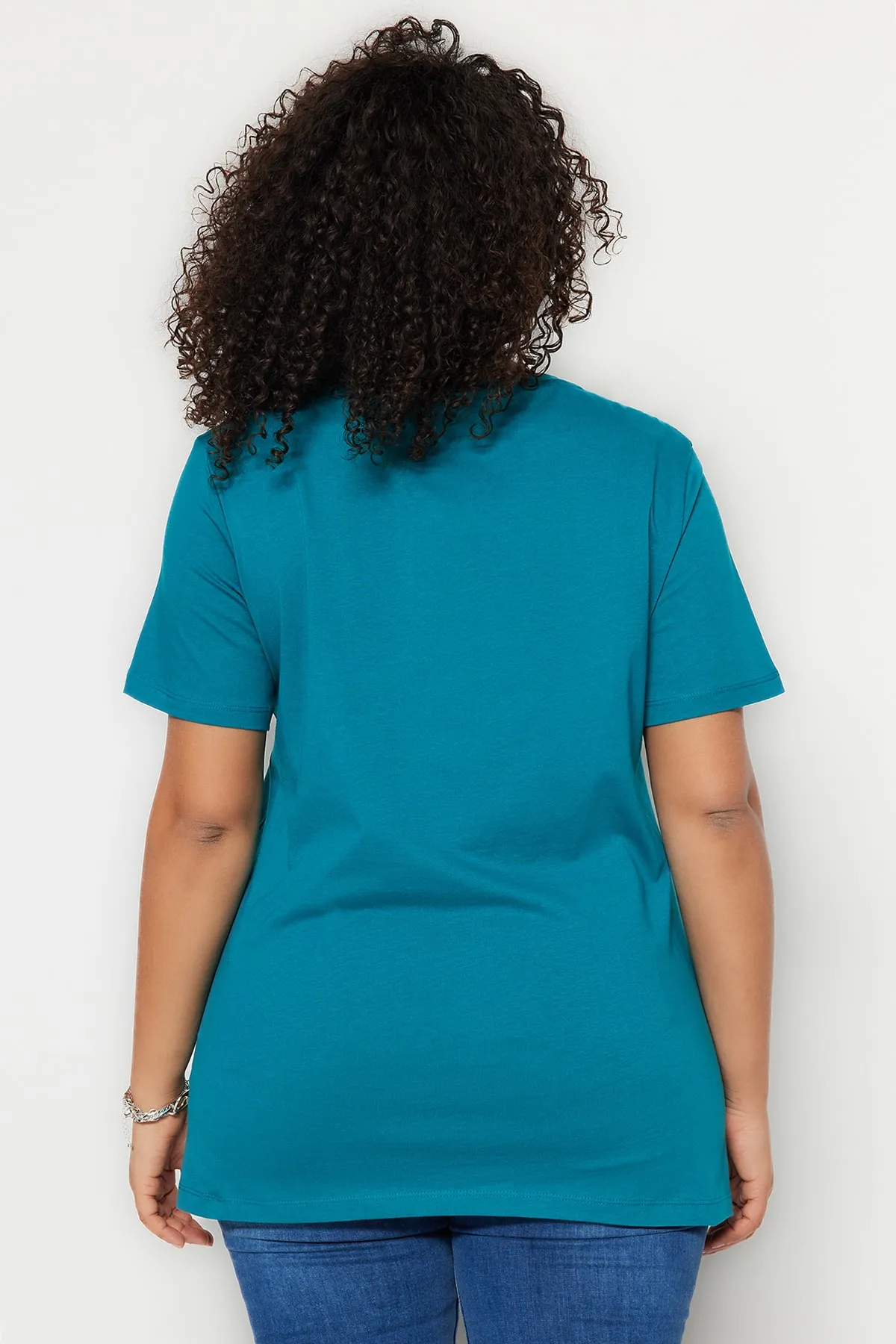 Trendyol Curve  Petrolfarbenes Boyfriend-Strick-T-Shirt mit Rundhalsausschnitt und Schlitz TBBSS22BF0031