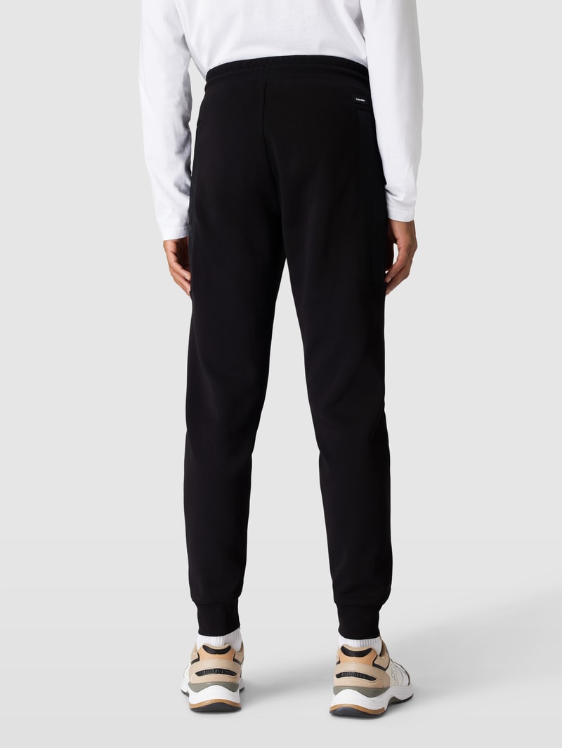 Comfort Fit Jogpants mit elastischem Bund in schwarz