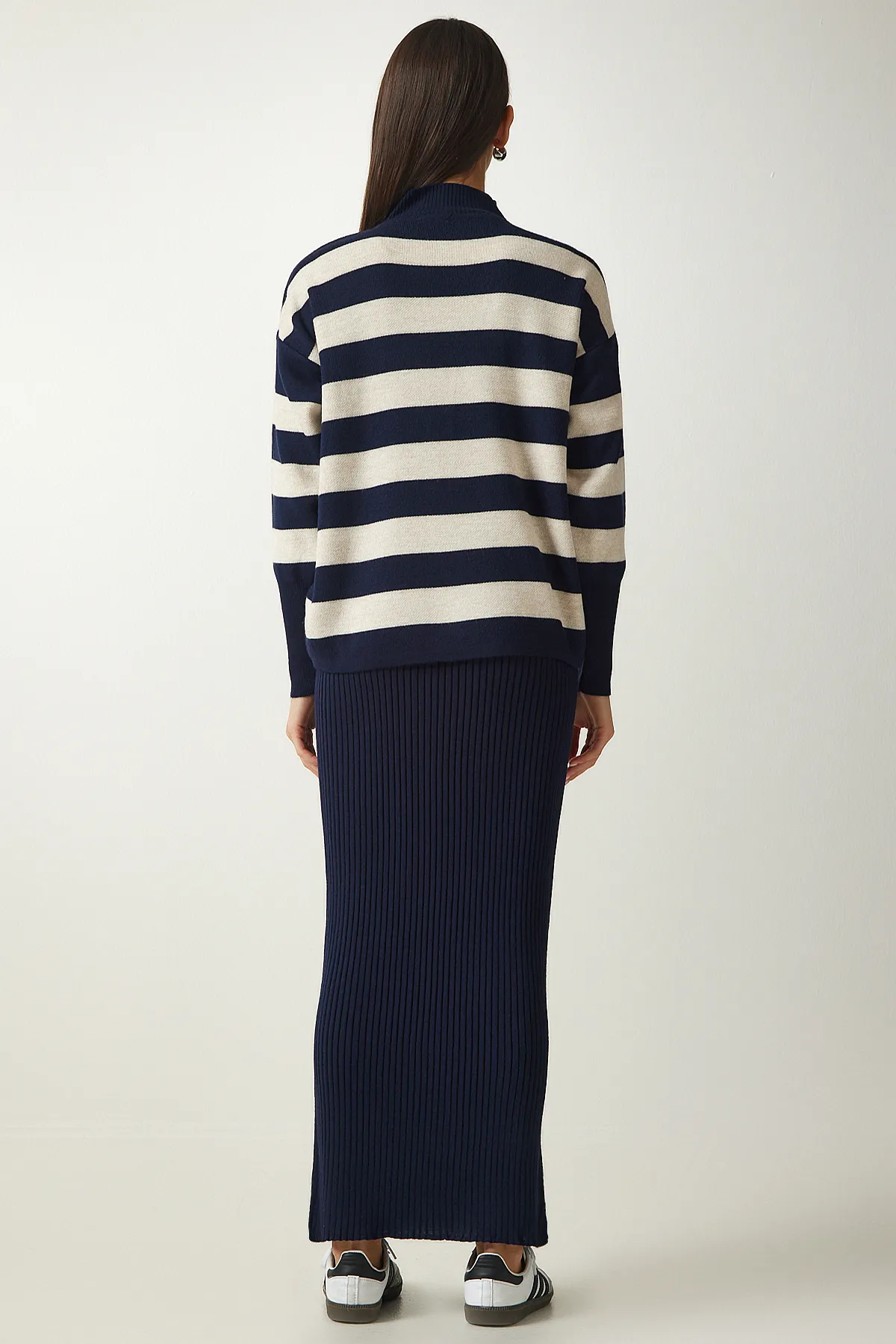 Happiness İstanbul  Marineblau gestreifter Pulloverkleid-Strickanzug für Damen KG00008