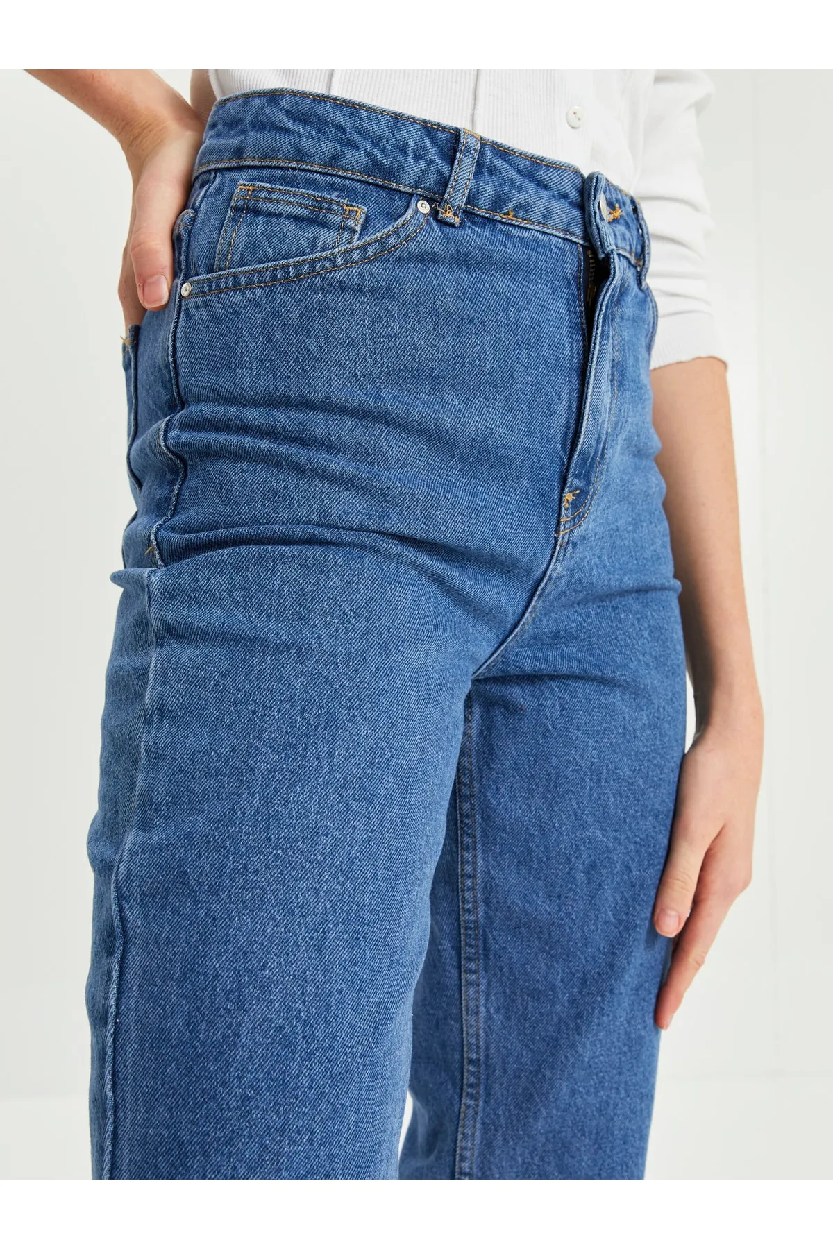 LC Waikiki  Mom Fit Jeanshose für Damen mit Taschendetail